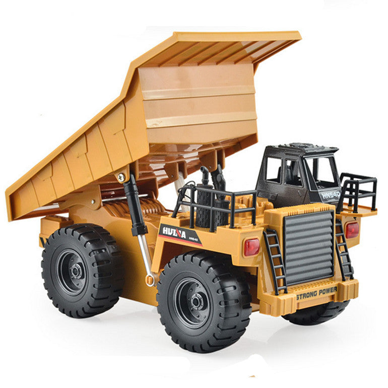 Working dump truck